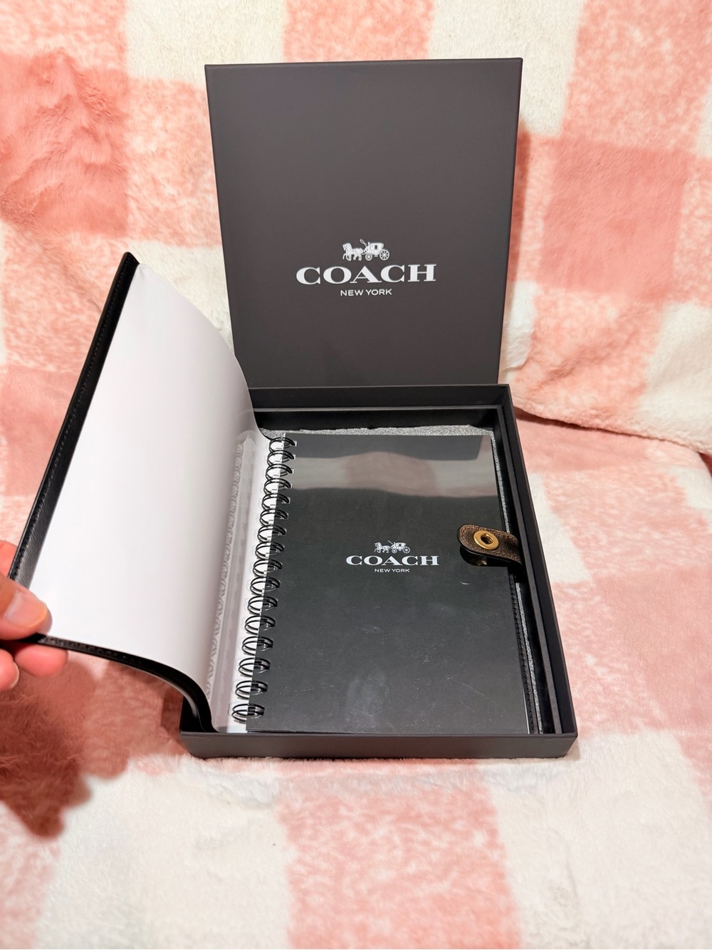 Coach rexy 10 th birthday notebook in loved leather with sticker print - Picture 3 of 3
